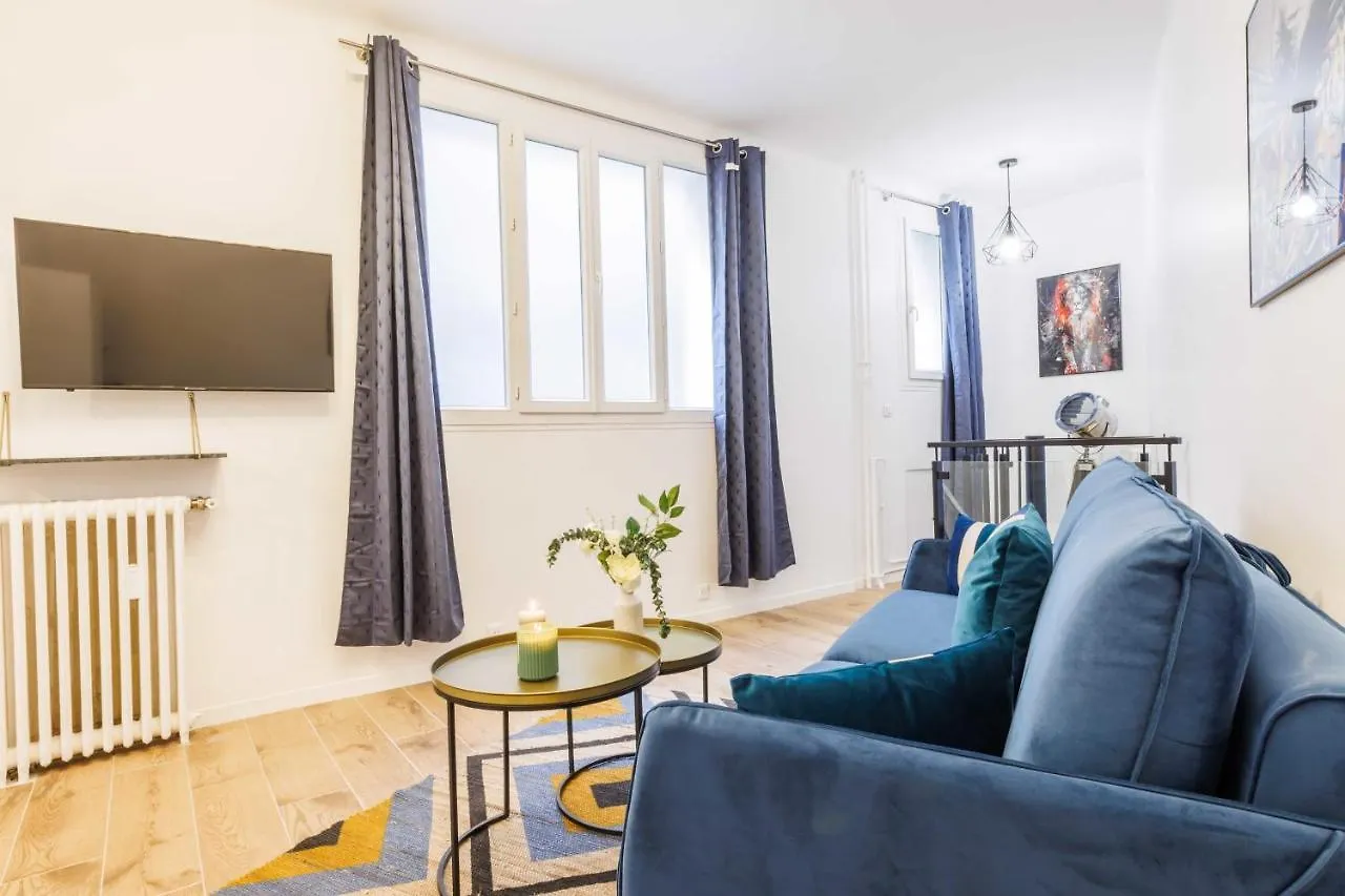 Magnificent Duplex - 2br-6p - Near Montmartre * Paris